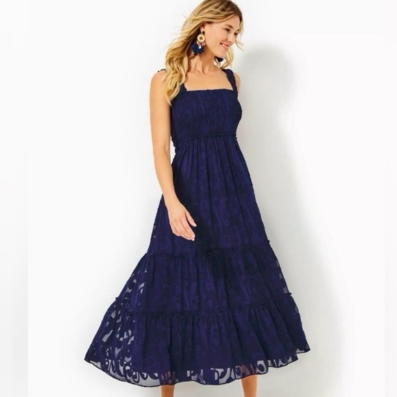 Lilly Pulitzer Dresses & Skirts - Lilly Pulitzer Hadley Smocked Dress- maxi, navy,
lined, and flattering! LN XL 💙